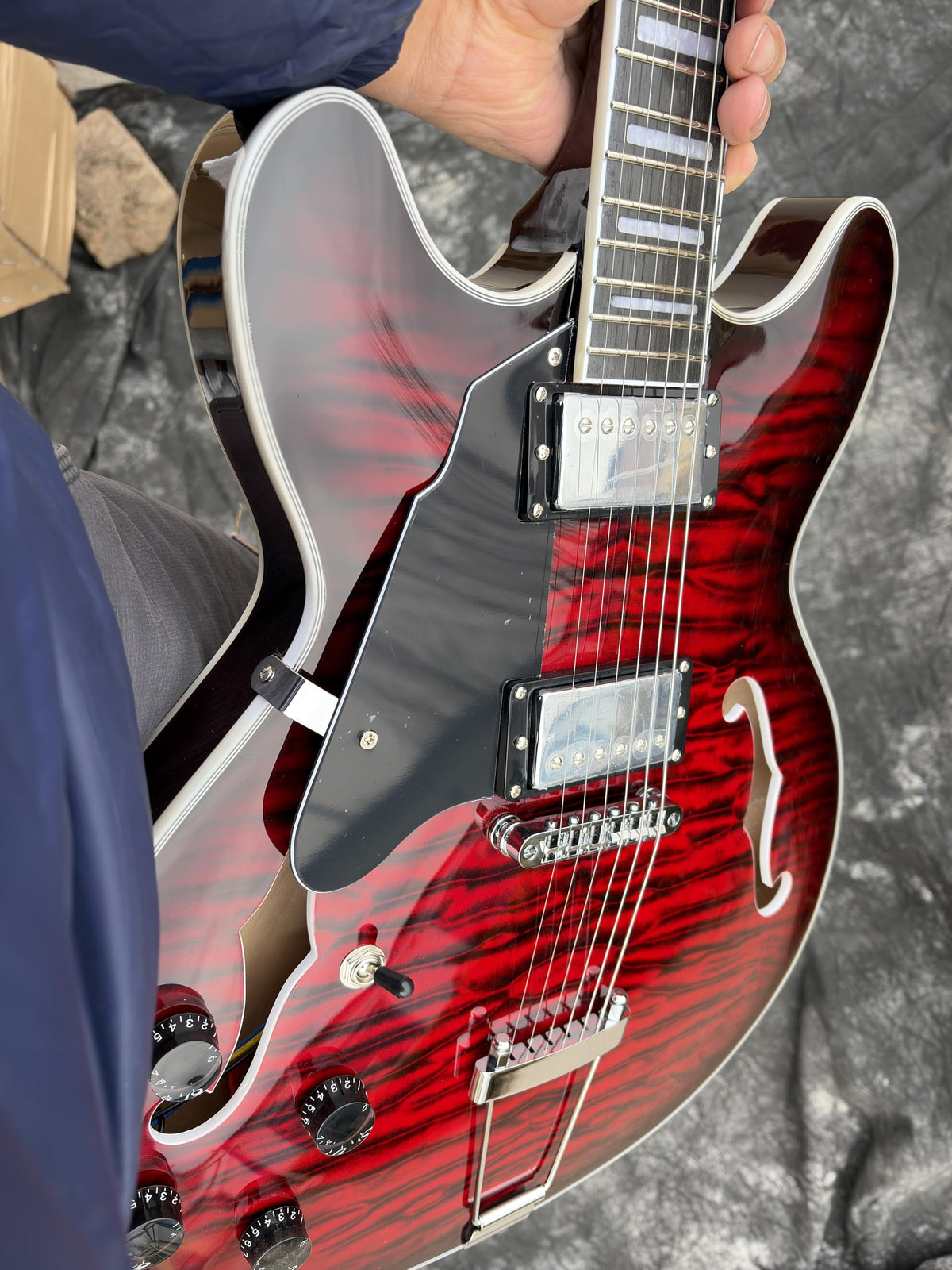 Left-Handed Semi-Hollow Body Electric Guitar I656123